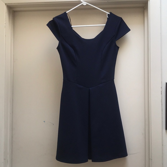 B Darlin Dresses & Skirts - B Darlin navy cross back dress